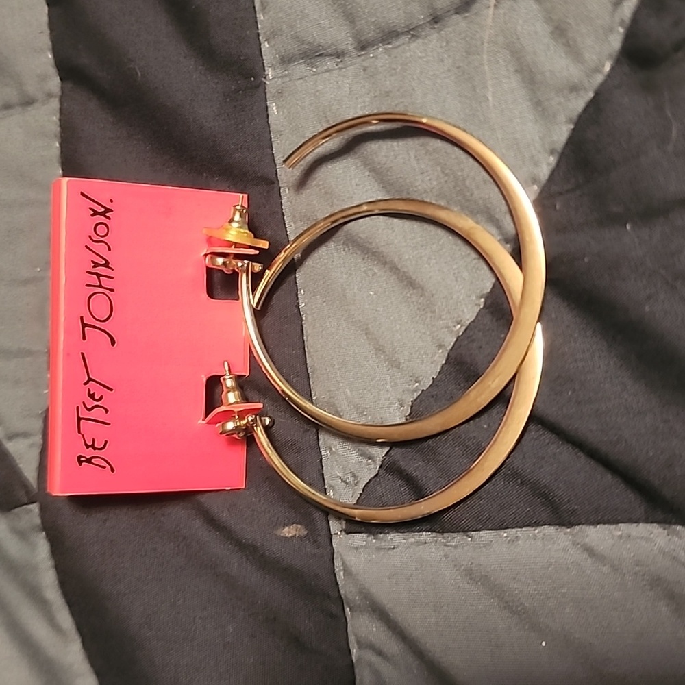 betsey johnson silver hoop earrings - Picture 2 of 2